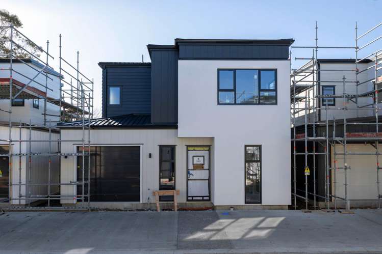 994-996 Taita Drive_0