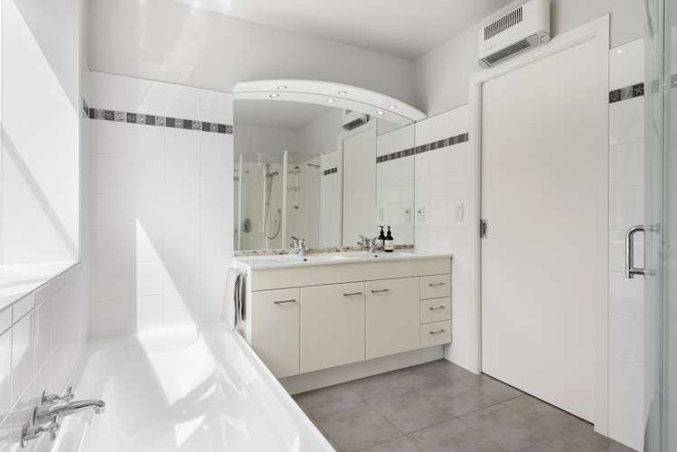 2 Cass Bay Place Cass Bay_12