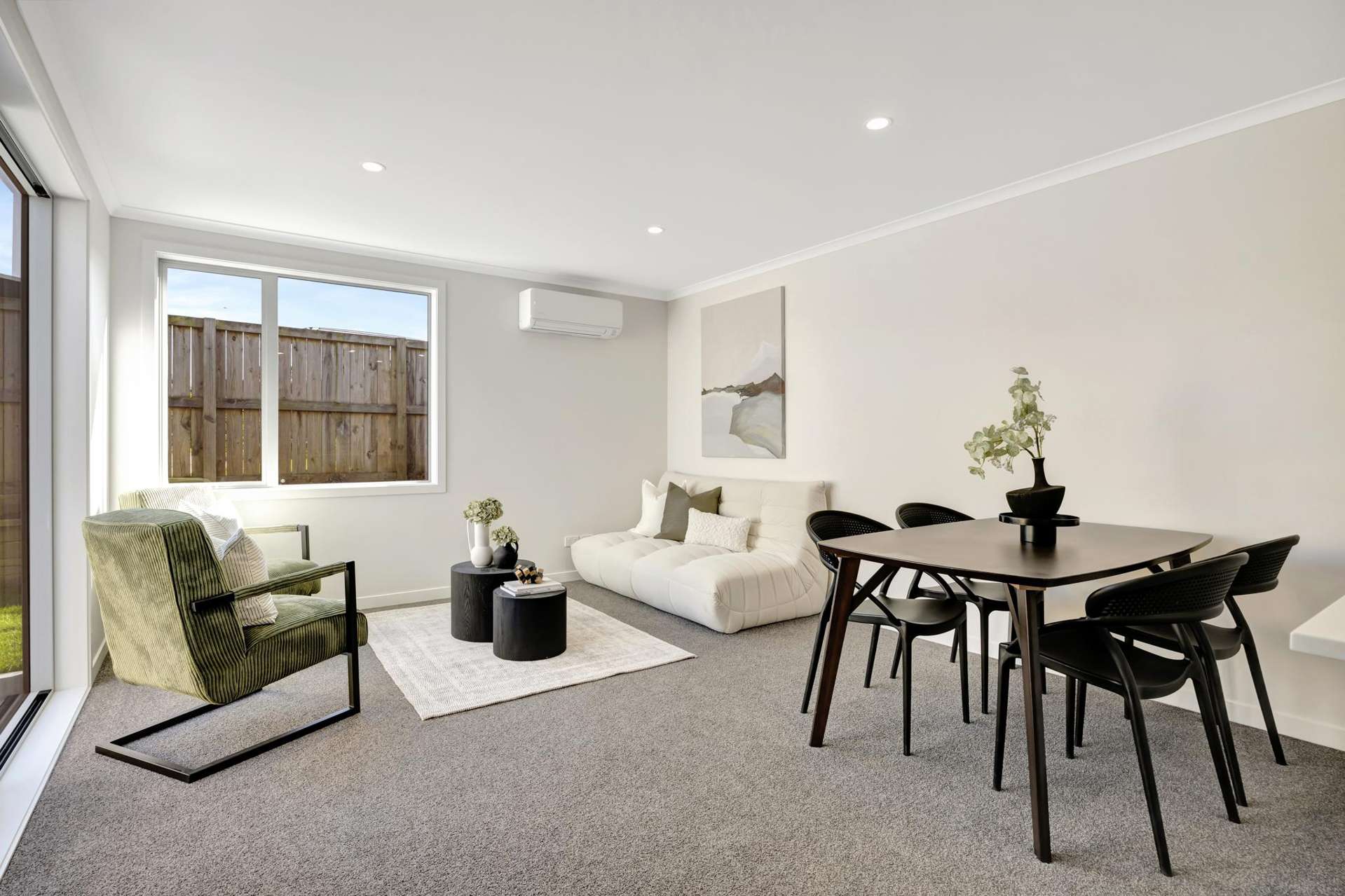 2/290 Dixon Road Fitzroy_0