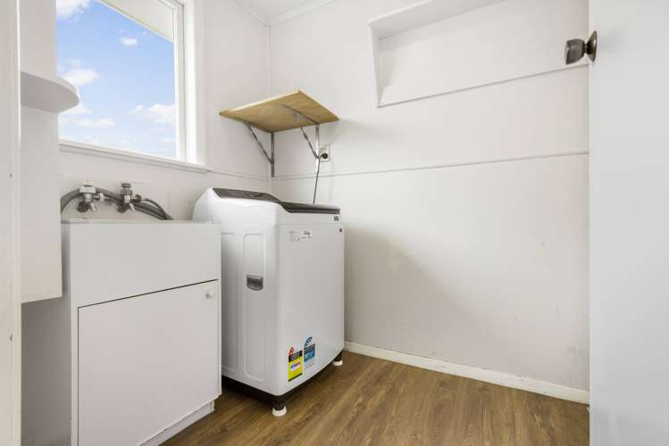 77 Sefton Crescent Chartwell_17