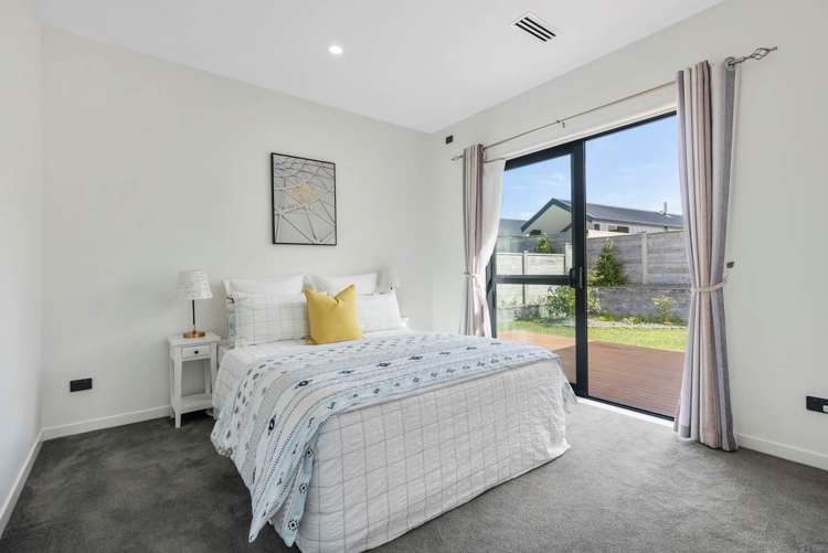 14 Leebank Crescent Riverhead_23