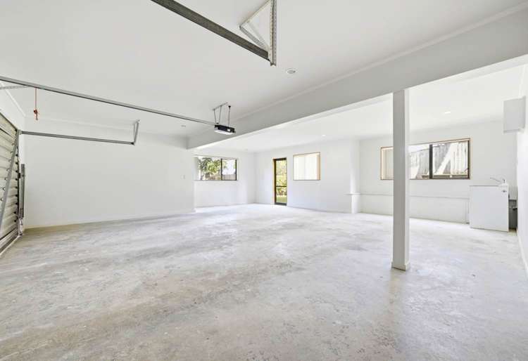 11 Highwood Grove Torbay_18