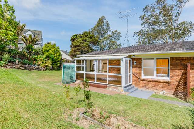 2/53 Ayton Drive Totara Vale_4