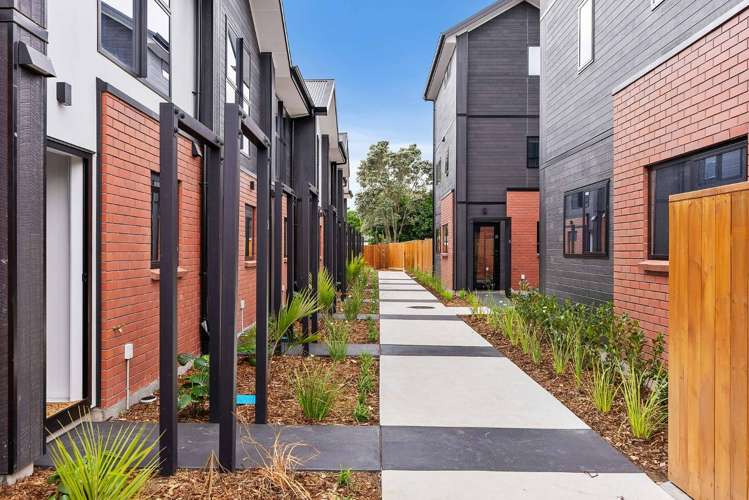 13/51 Te Kanawa Crescent Henderson_14