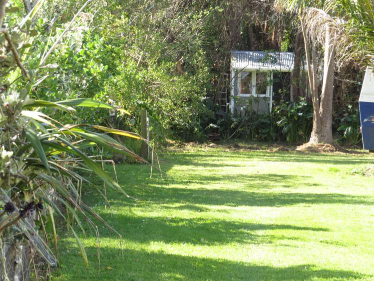 45 Blakes Approach Mahia_8