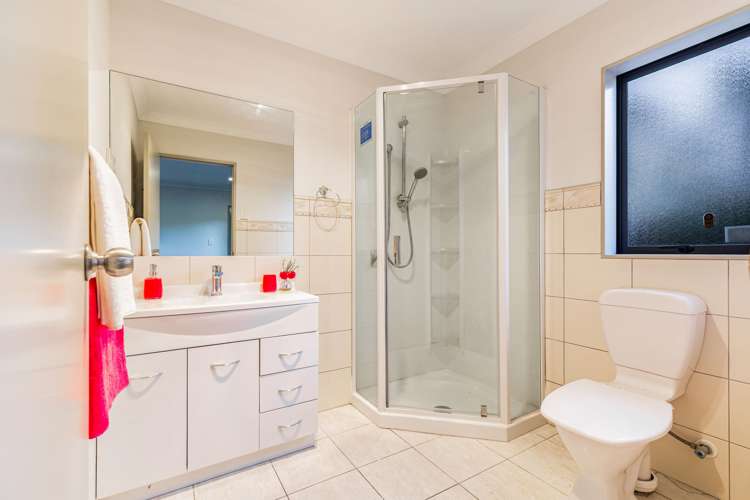 65 Helleur Road Massey_10