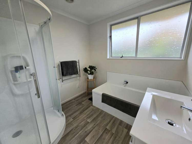 17 Awamoa Road_4