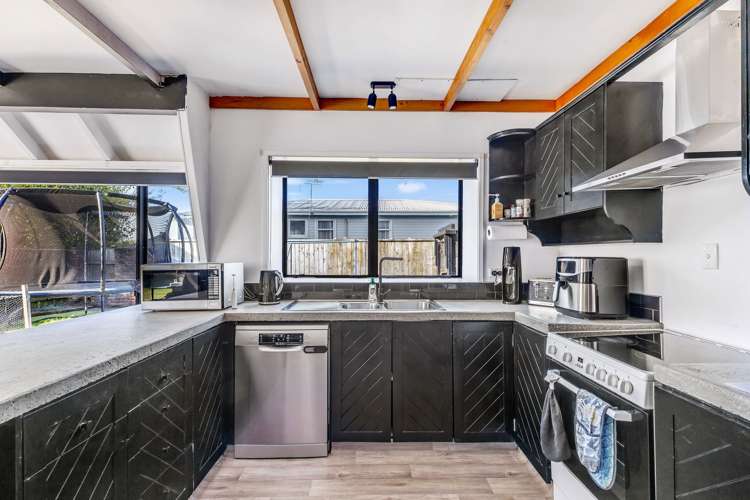 44 Park Lane Waitara_4