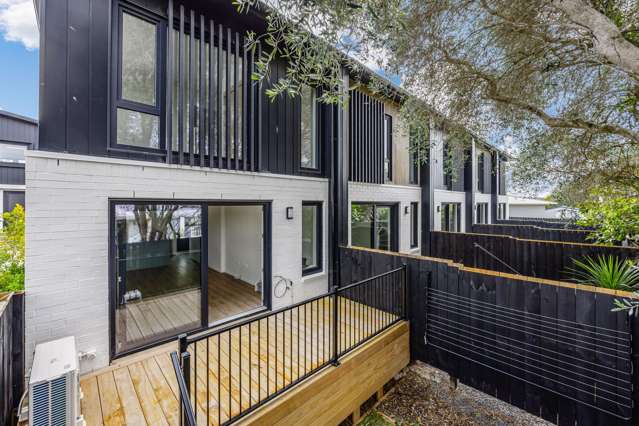 15 Kaaramuramu Lane Mangere Bridge_4