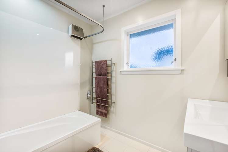 6 Christina Avenue Te Atatu South_25