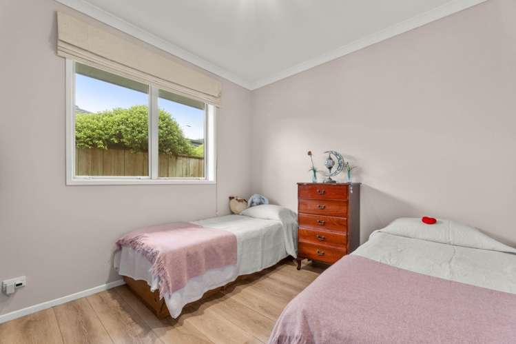 6 Horsley Grove Pyes Pa_18