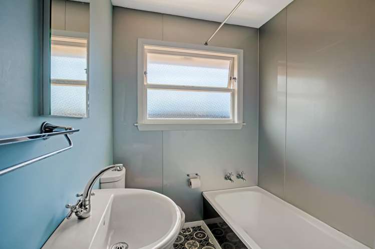 2/28 Aikmans Road Merivale_9