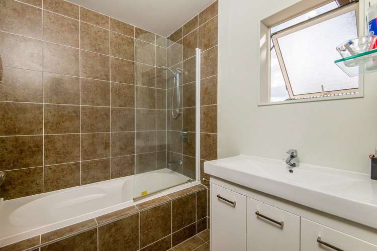 28 Merlot Way Te Atatu South_5