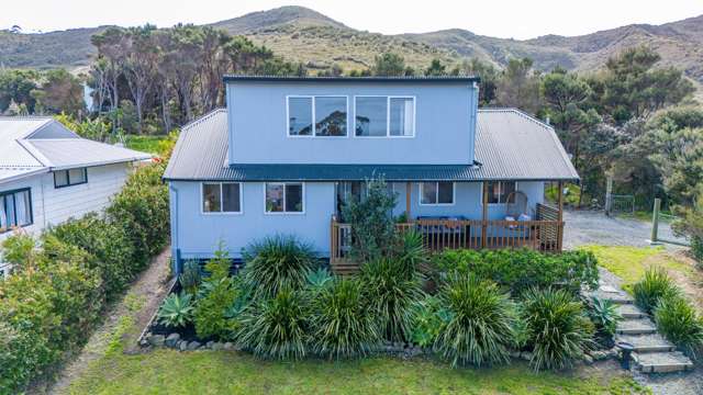 Charming cottage with sea views