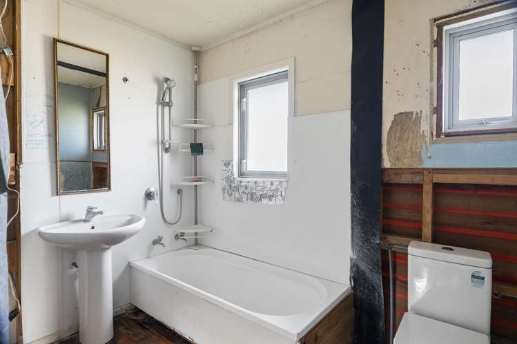 103a Roberts Road Te Atatu South_11