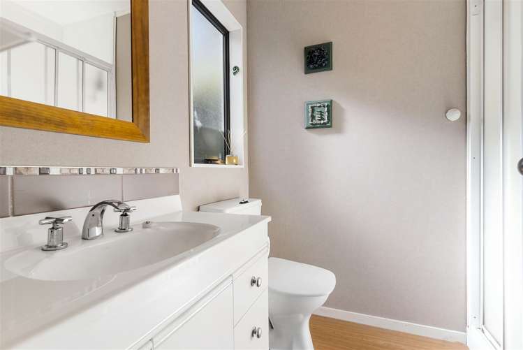 2/25 Grassways Avenue Pakuranga_7