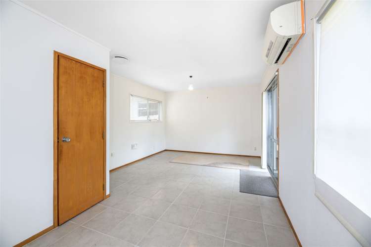 23 Finlow Drive Te Atatu South_12