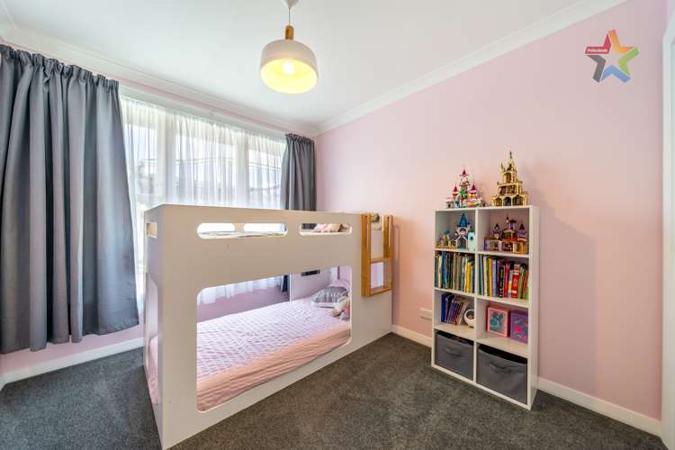 14 Young Grove Stokes Valley_13