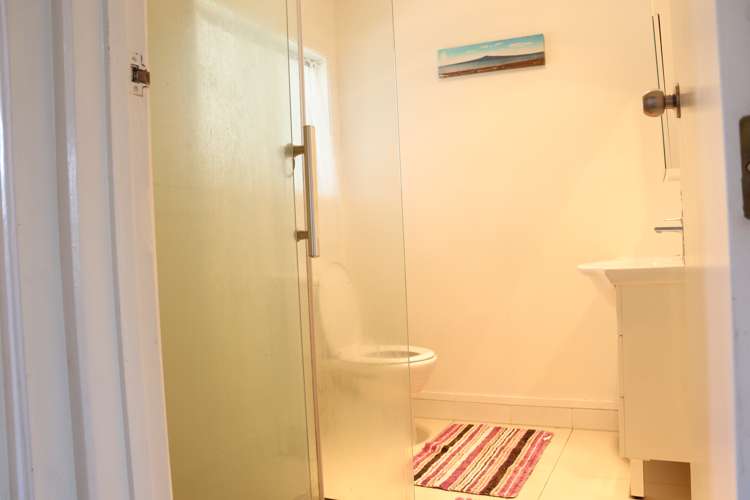 2/150b Birkdale Road Birkdale_11