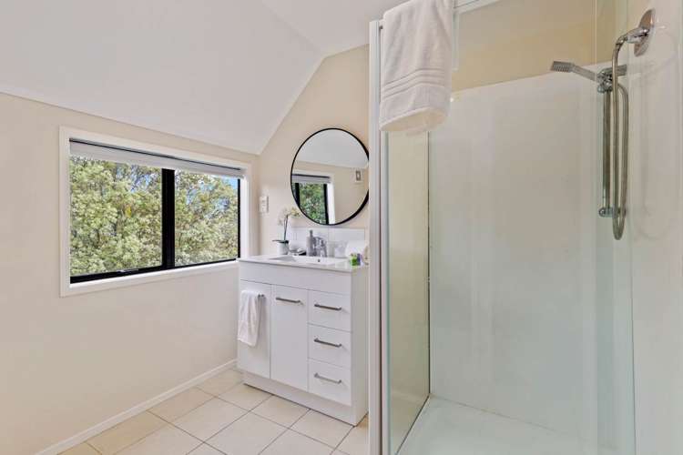 32 Muirfield Street Wattle Downs_15