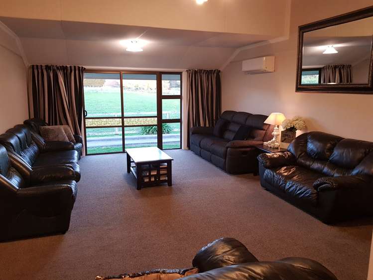 1015 Queen Street East Levin_1