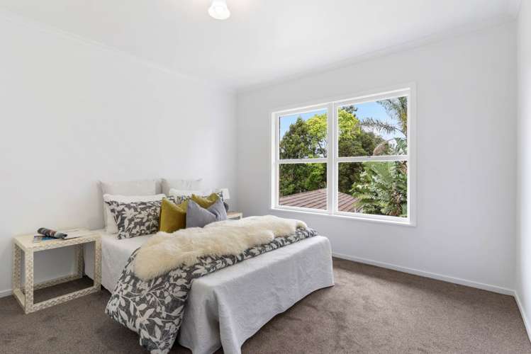 1/13 Ayton Drive Totara Vale_7