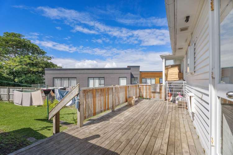 8 Clairville Crescent Wai O Taiki Bay_10