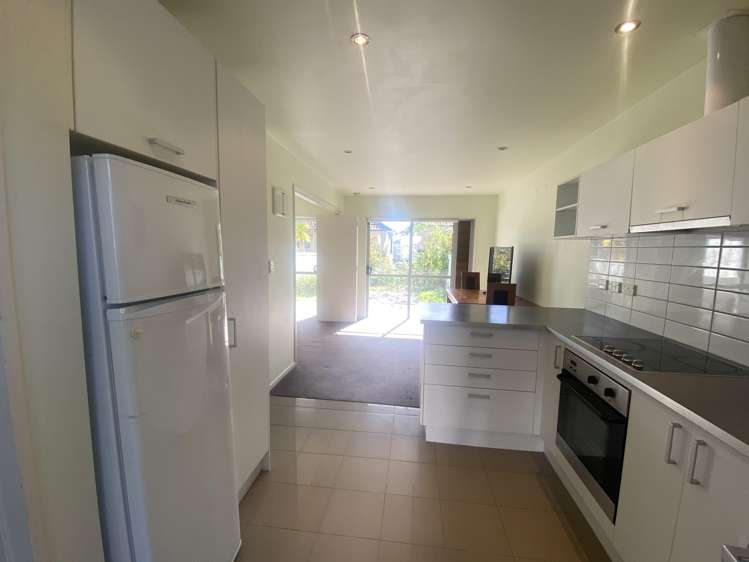 A4/60 Masons Road Oteha_10