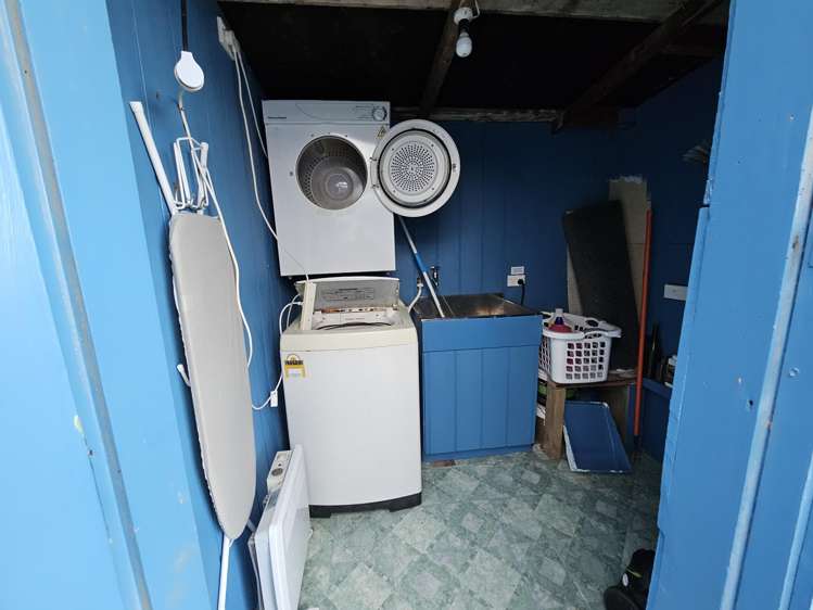 38 Esplanade Kaka Point_16