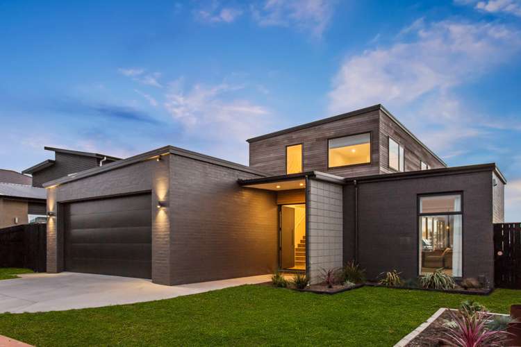 32 Defender Crescent Beachlands_2