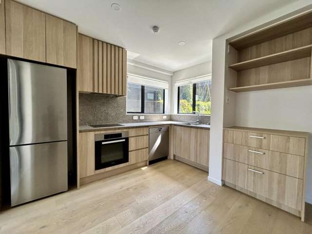 10/64 (64c) Coronation Road 1712_3