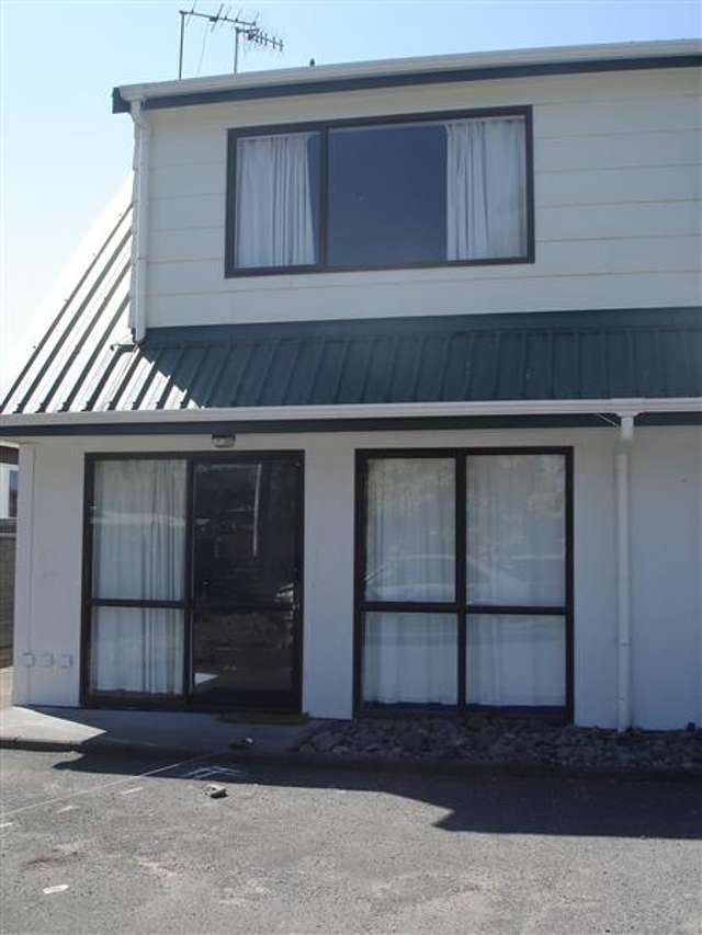 Freshly Updated 2-Bedroom, 2-Storey Unit – Prime Location!