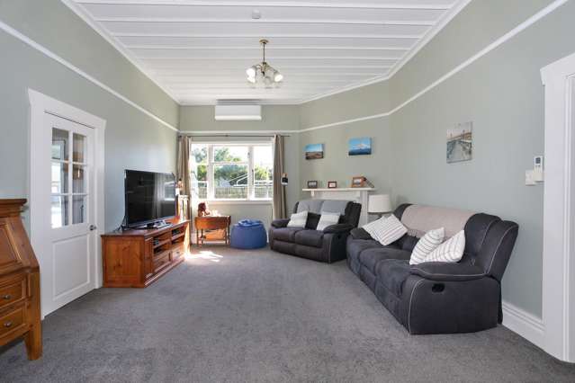 12 High Street Bulls_4