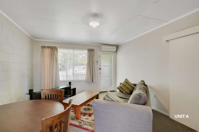 22A & B Barrie Crescent Silverdale_4