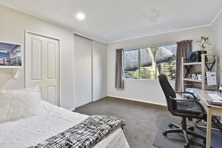 23 Silkwood Grove Totara Heights_13