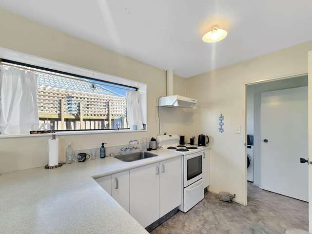 2/10 Neill Street Hornby_1