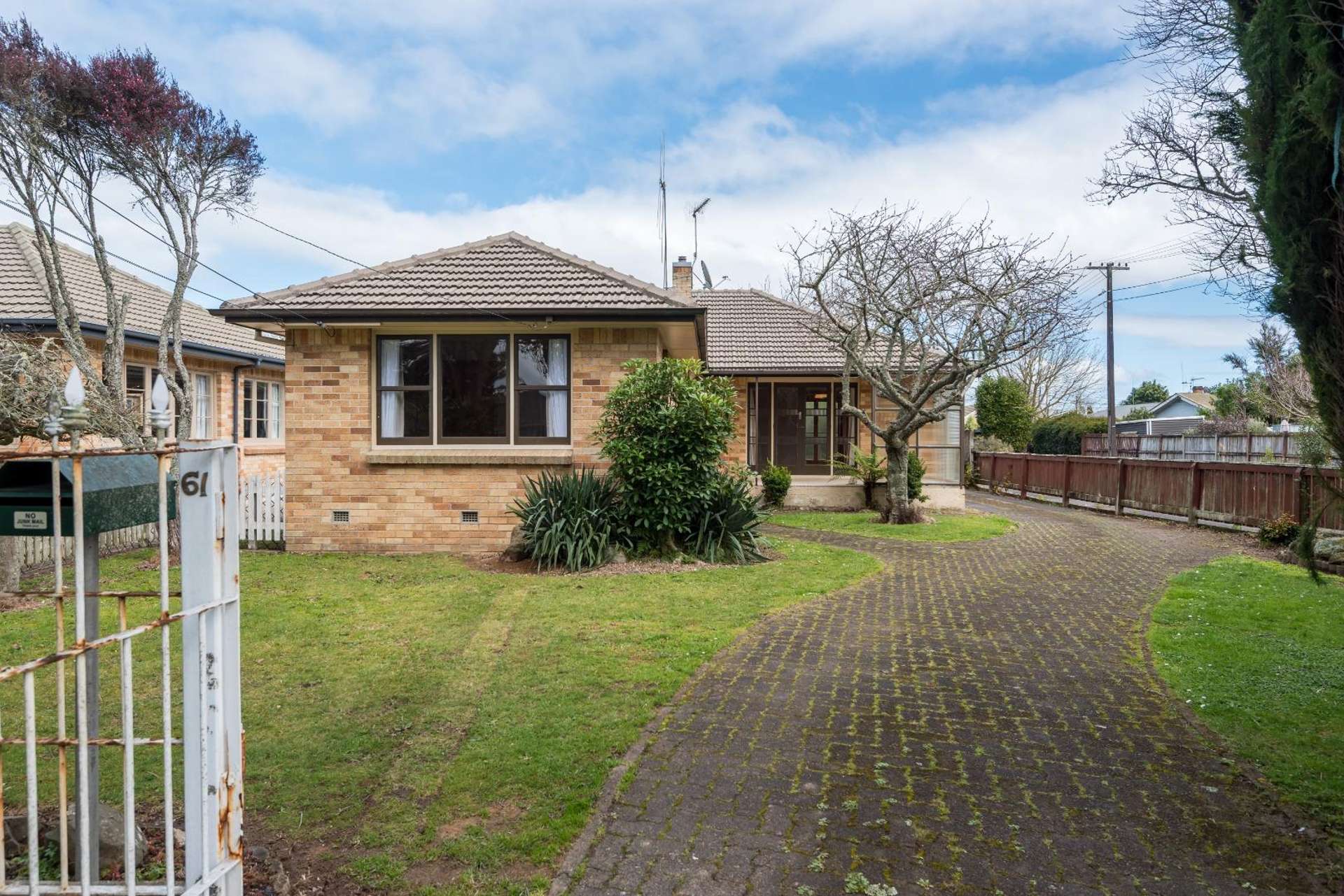 61 Fox Street 1074_0