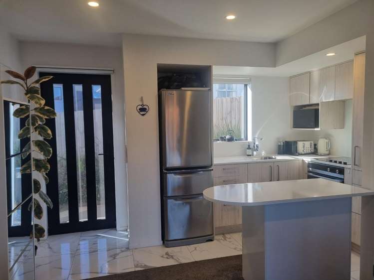 4/45 Vera Road Te Atatu South_1