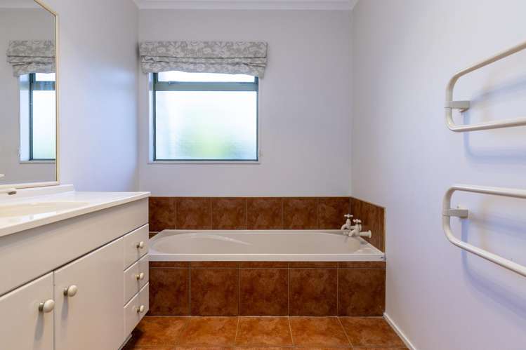 6 Balmoral Drive Hilltop_17
