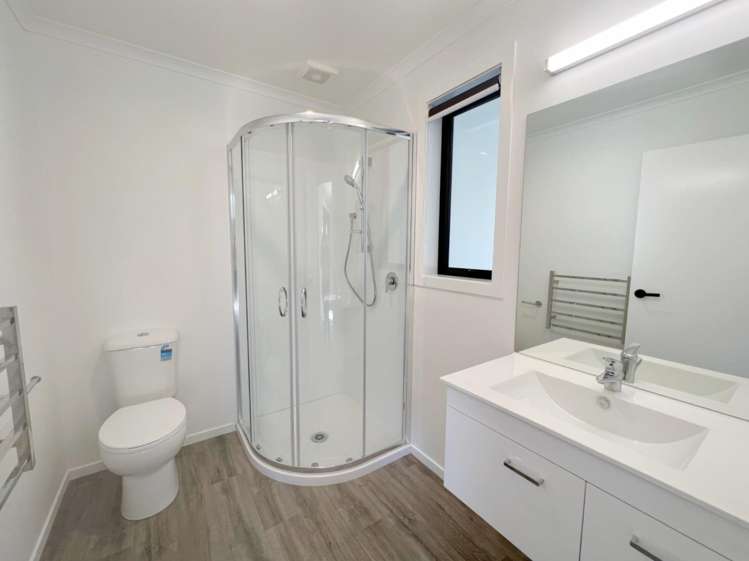 2/4 Searancke Place 10458_6