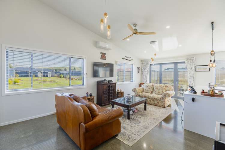 8 White Road Otane_6