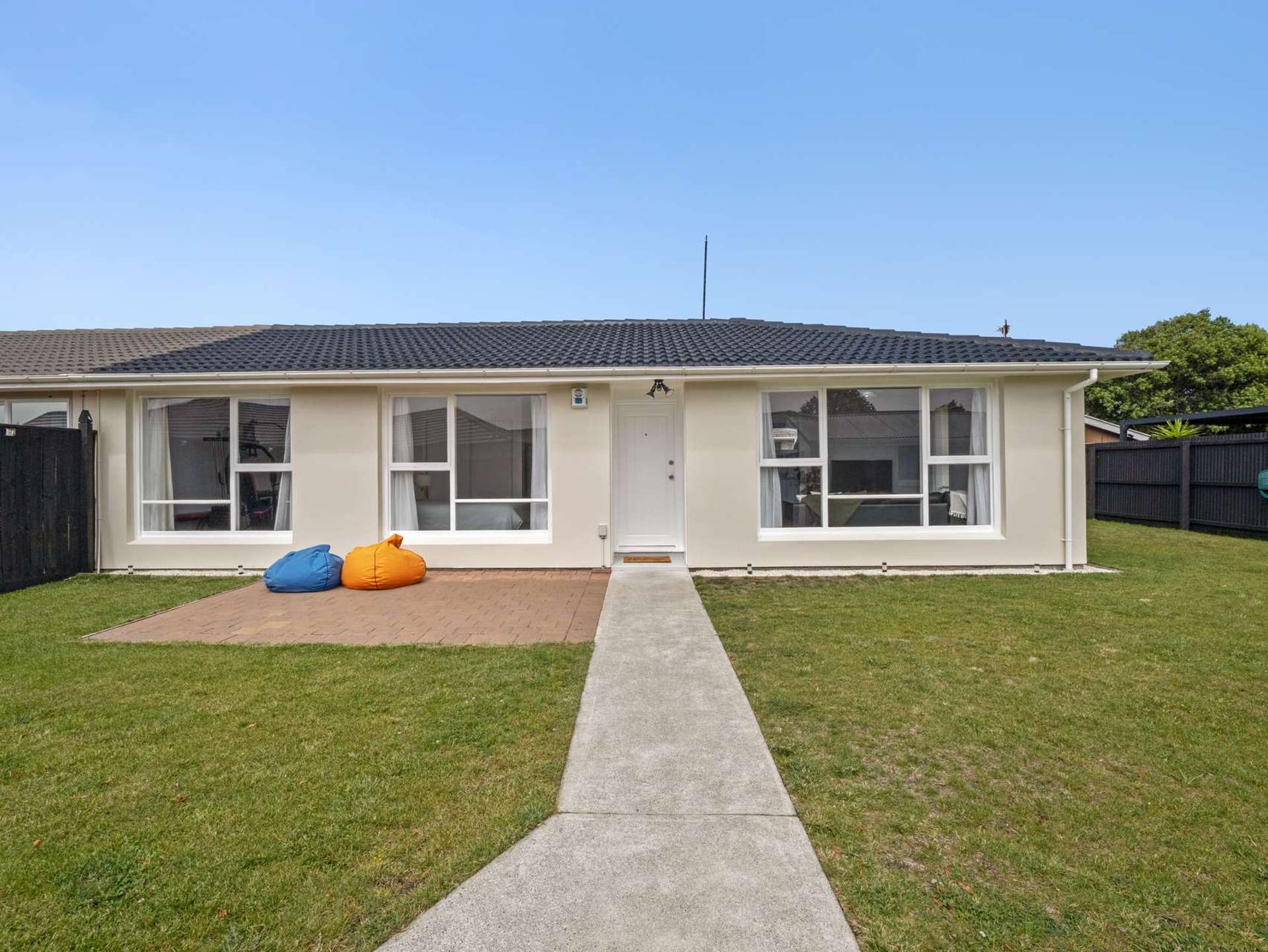 2/161 Beach Road North New Brighton_0