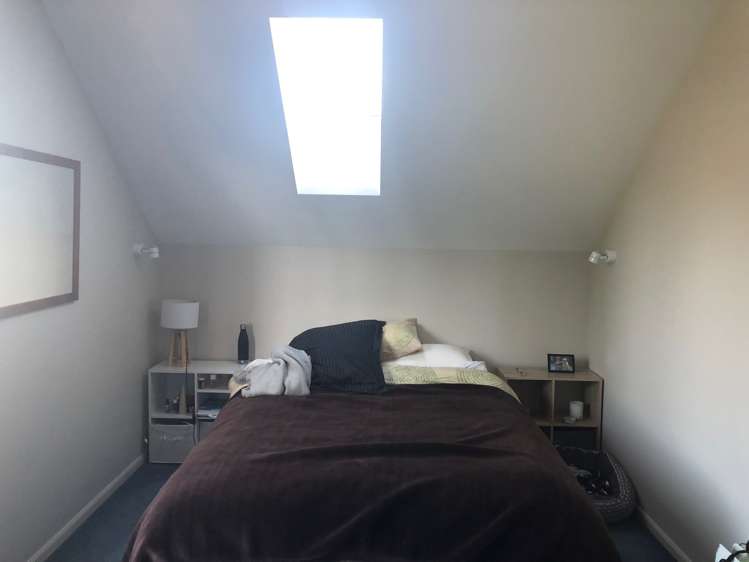 2 Delaware Crescent Russley_5