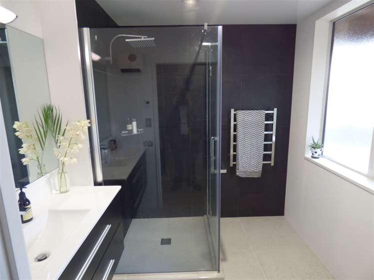 4 Hill Street Kaka Point_13