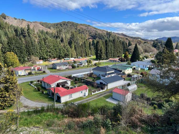 4 Broadway Reefton_20