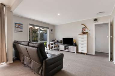 1/67a Woolfield Road_4