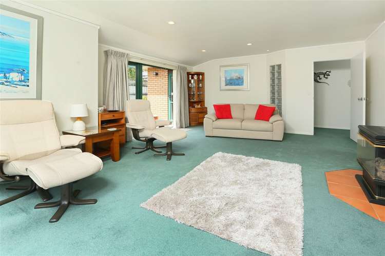 16 Basra Drive Henderson_5