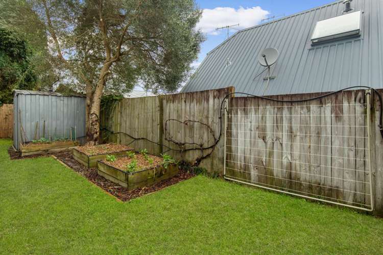 118 Old Farm Road Hamilton East_18