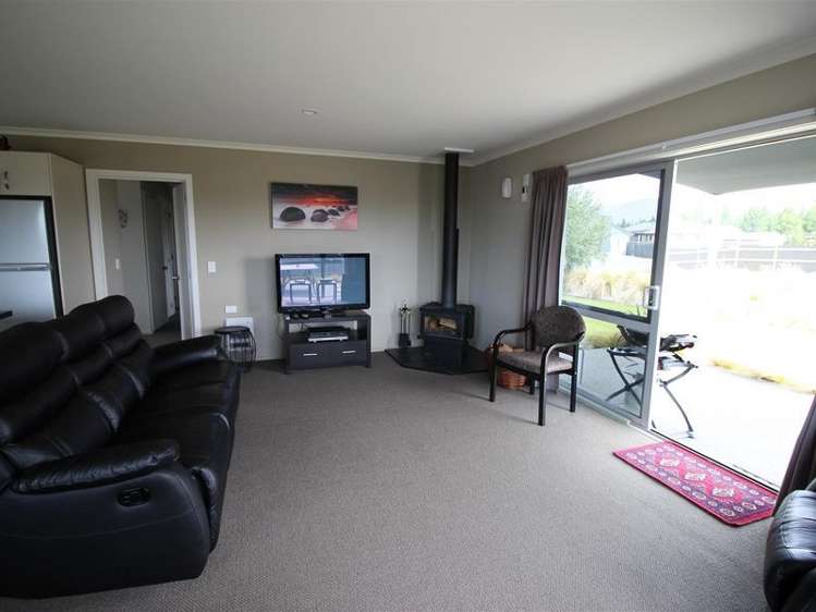 14 Rhoboro Road Twizel_18