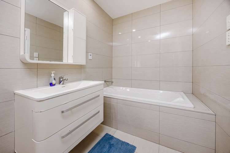 28A Subrtizky Avenue Mt Roskill_14